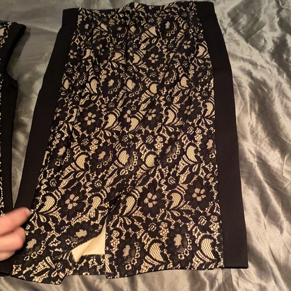 Lace top and bottom lined - Picture 2 of 3